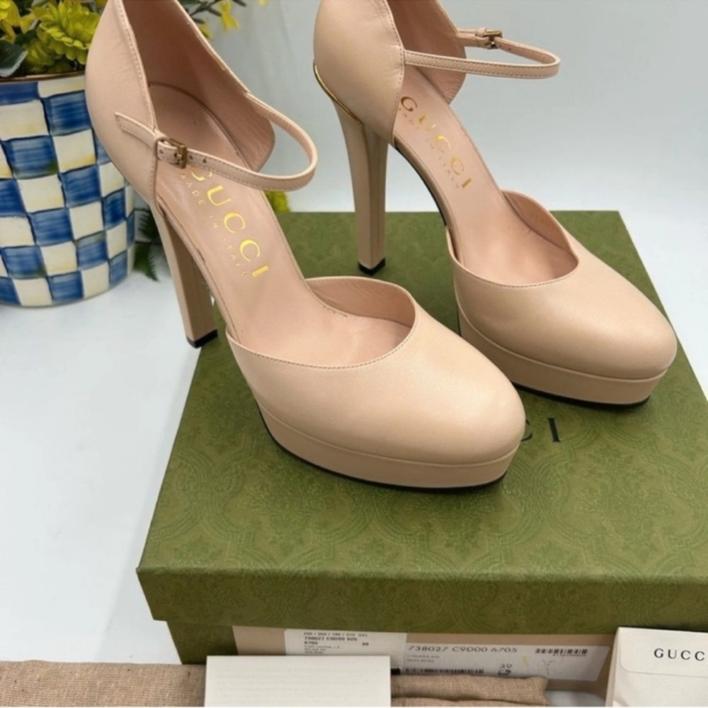 Gucci Women's Beige Platform Heels